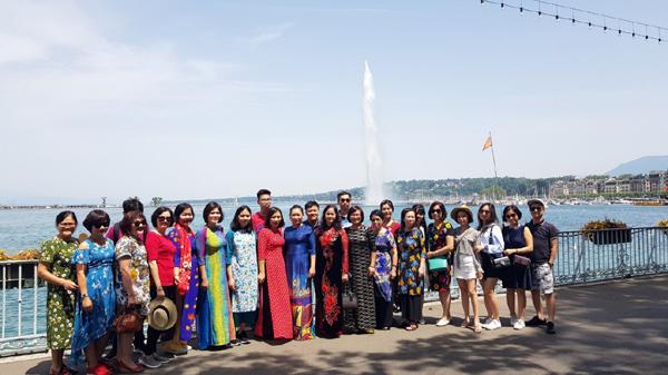 Dế Việt chắp cánh ‘giấc mơ châu Âu’ của du khách Việt-1