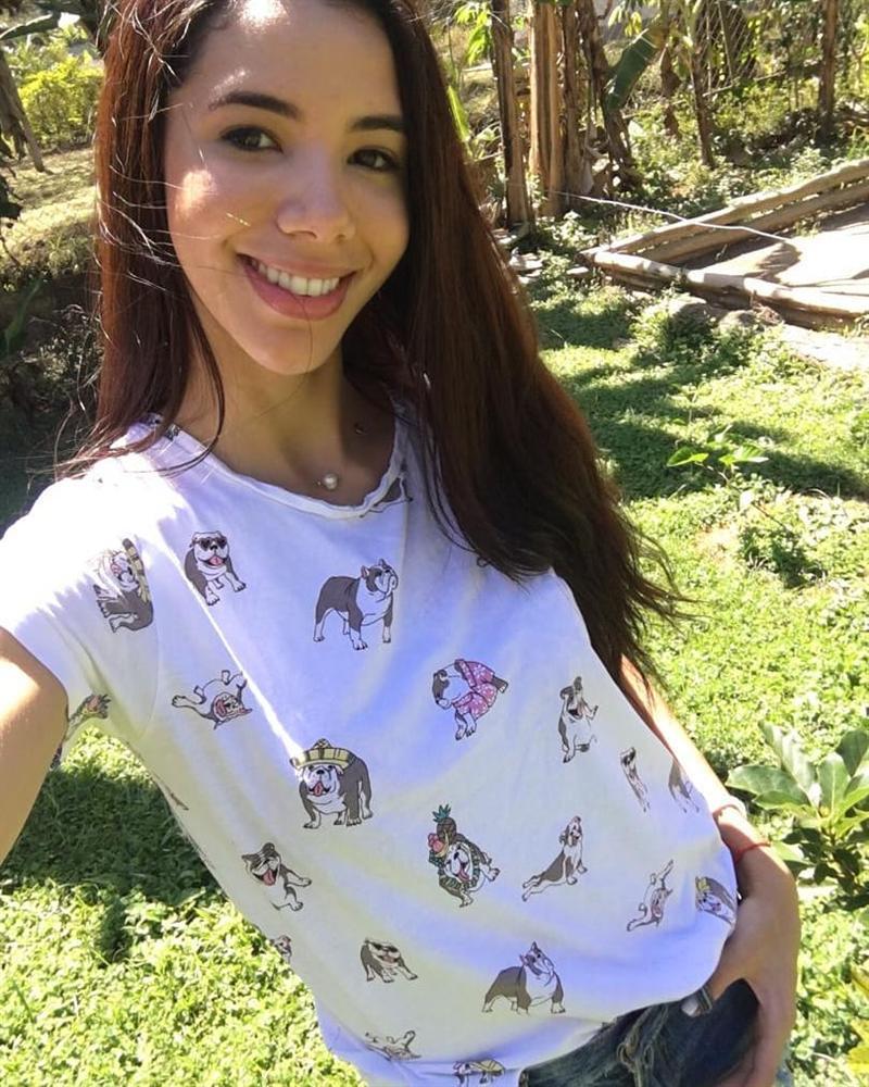 Hoa hậu Venezuela 2019 lộ diện kém sắc, ngực lép nhưng vẫn đe dọa khả năng intop của Hoàng Thùy-9