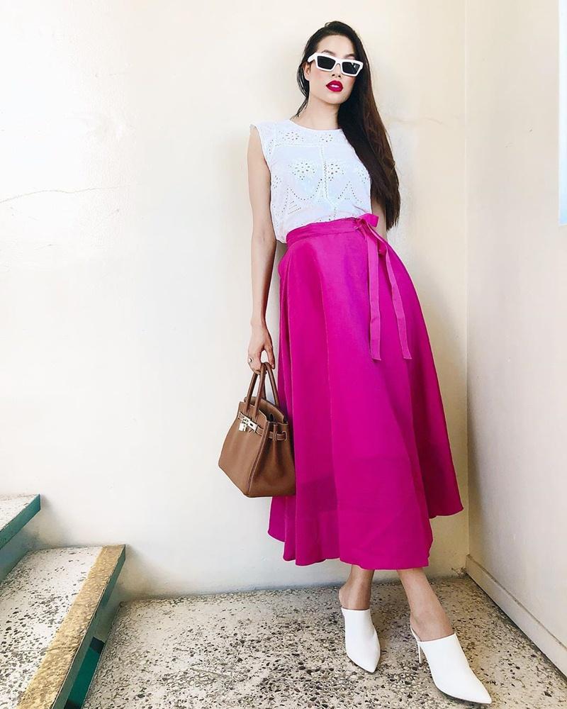 Cùng khoe street style với sắc hồng: Sơn Tùng đỏm dáng - Ngọc Trinh sexy - Phạm Hương cổ điển-11