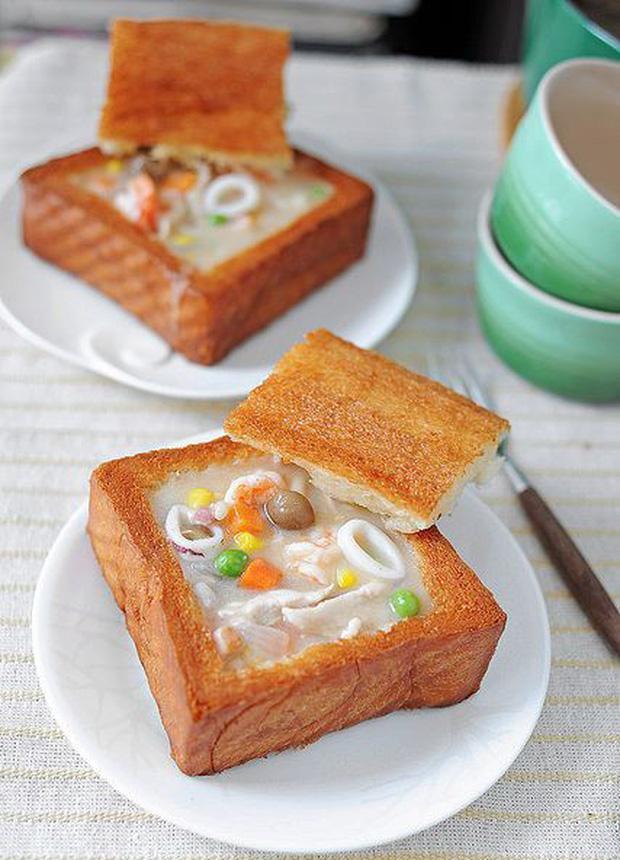 Bánh mì quan tài, tên nghe rùng rợn vậy mà tại sao giới trẻ lại săn lùng?-3