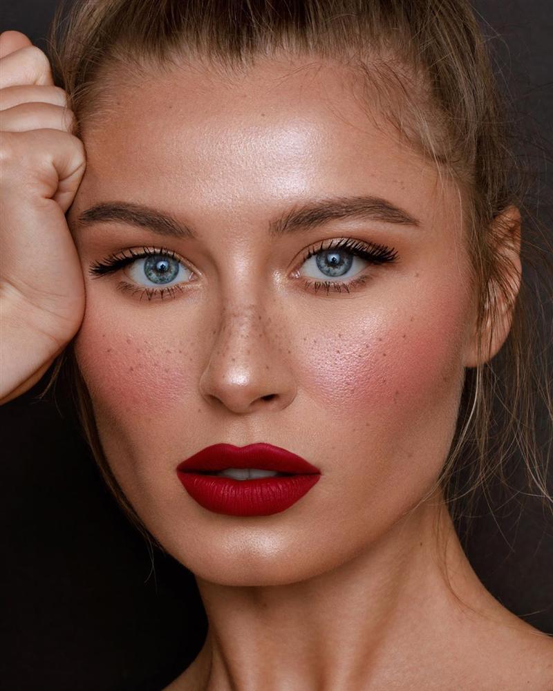 Bản tin Hoa hậu Hoàn vũ 2/8: Cùng để tóc dài, nhan sắc HHen Niê có át nổi đàn chị Phạm Hương?-10