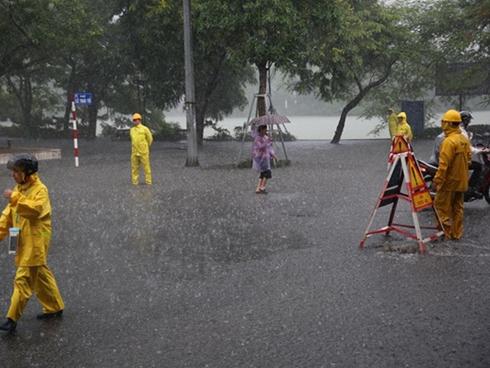 Bão số 3 di chuyển đến gần Móng Cái, Hải Phòng