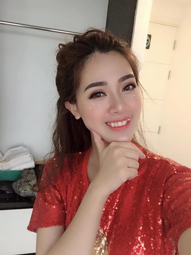 Hot girl Hà Min được khen xinh đẹp khi mang bầu lần 2-3