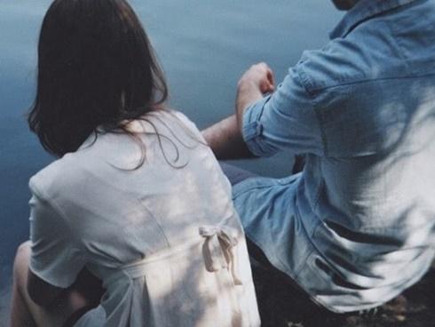 'Mối tình đầu' nói vẫn say mê tôi sau 20 năm gặp lại