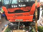 Xe khách vào chợ ven đường ở Gia Lai, ít nhất 3 người chết