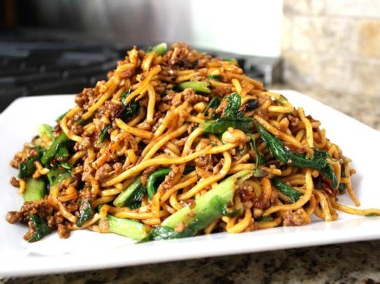 Mì xào Tứ Xuyên cay tê lưỡi chuẩn vị Trung Hoa