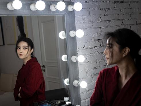 Sau 4 tháng sinh con tình địch Phạm Băng Băng Trương Hinh Dư khoe vòng eo thon gọn tới mức khó tin-9