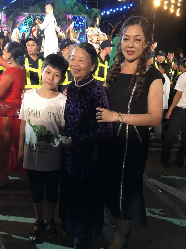 Mẹ tân Hoa hậu Thế giới Việt Nam 2019 Lương Thùy Linh: Đỗ Mỹ Linh xinh hơn con gái tôi nhiều-4