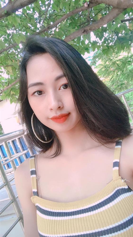 Mặc gợi cảm chụp ảnh trên phố Trần Duy Hưng, gái xinh nhận về loạt phản ứng gây sốc của dân mạng-3