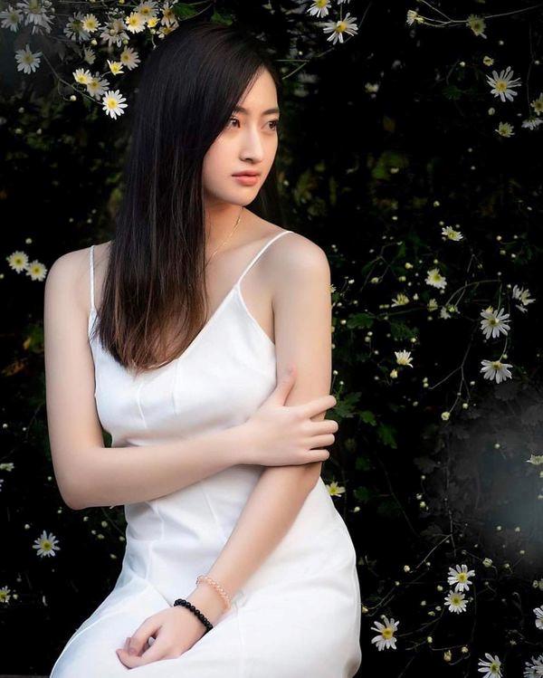 Lương Thùy Linh vừa đăng quang Miss World Vietnam 2019 đã bị khai quật ảnh mặt mộc đáng ngạc nhiên-7