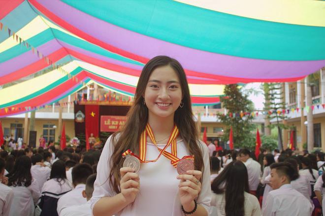 Lương Thùy Linh vừa đăng quang Miss World Vietnam 2019 đã bị khai quật ảnh mặt mộc đáng ngạc nhiên-14