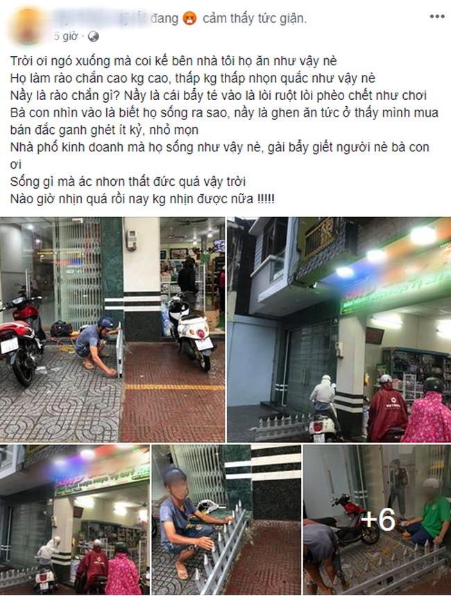 Một gia đình lắp rào chắn trên vỉa hè bằng chông nhọn hoắt để… trả thù hàng xóm-1