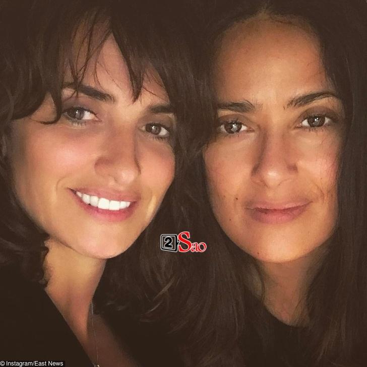 Penelope Cruz và Salma Hayek đã mang đến một khoảnh khắc gây lú thật sự khi đã giống nhau còn selfie chung