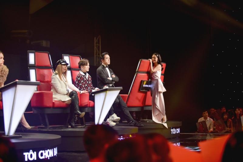 Tình chị em sứt mẻ, Hương Giang hợp lực cùng Lưu Thiên Hương bấm chặn Phạm Quỳnh Anh-3