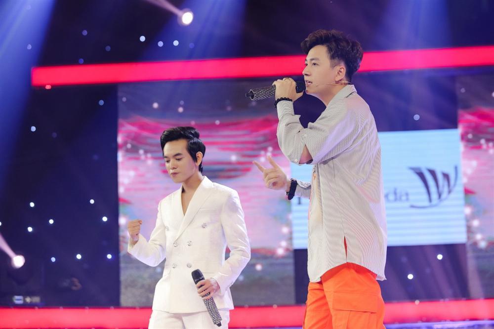 Khán giả ngất ngây khi nghe Ngô Kiến Huy song ca ngọt lịm cùng hot boy kẹo kéo-1