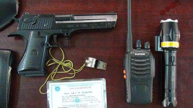 Giả CSGT chặn xe lấy tiền người đi đường-2