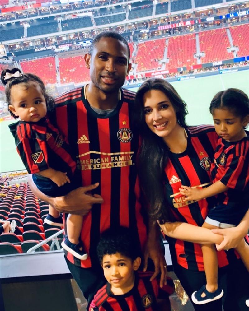 Bản tin Hoa hậu Hoàn vũ 4/8: Bai bai ngực lép, Hoàng Thùy khoe cặp tuyết lê căng tràn lấn át dàn đối thủ-5