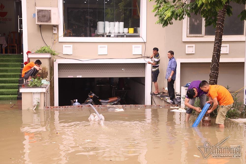 Biển nước bao vây khu biệt thự triệu đô ở Hà Nội-11