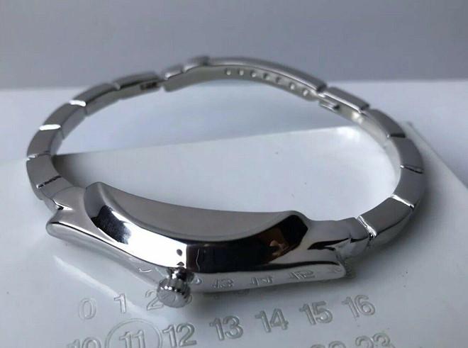 Đồng hồ không mặt và loạt phụ kiện kỳ dị giá cao nhưng vẫn cháy hàng-7