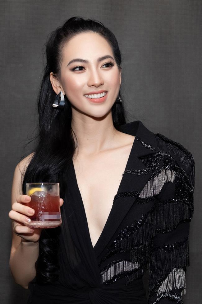 Cá sấu chúa Quỳnh Nga và dàn người đẹp dở khóc dở cười vì diễn cảnh hôn-19