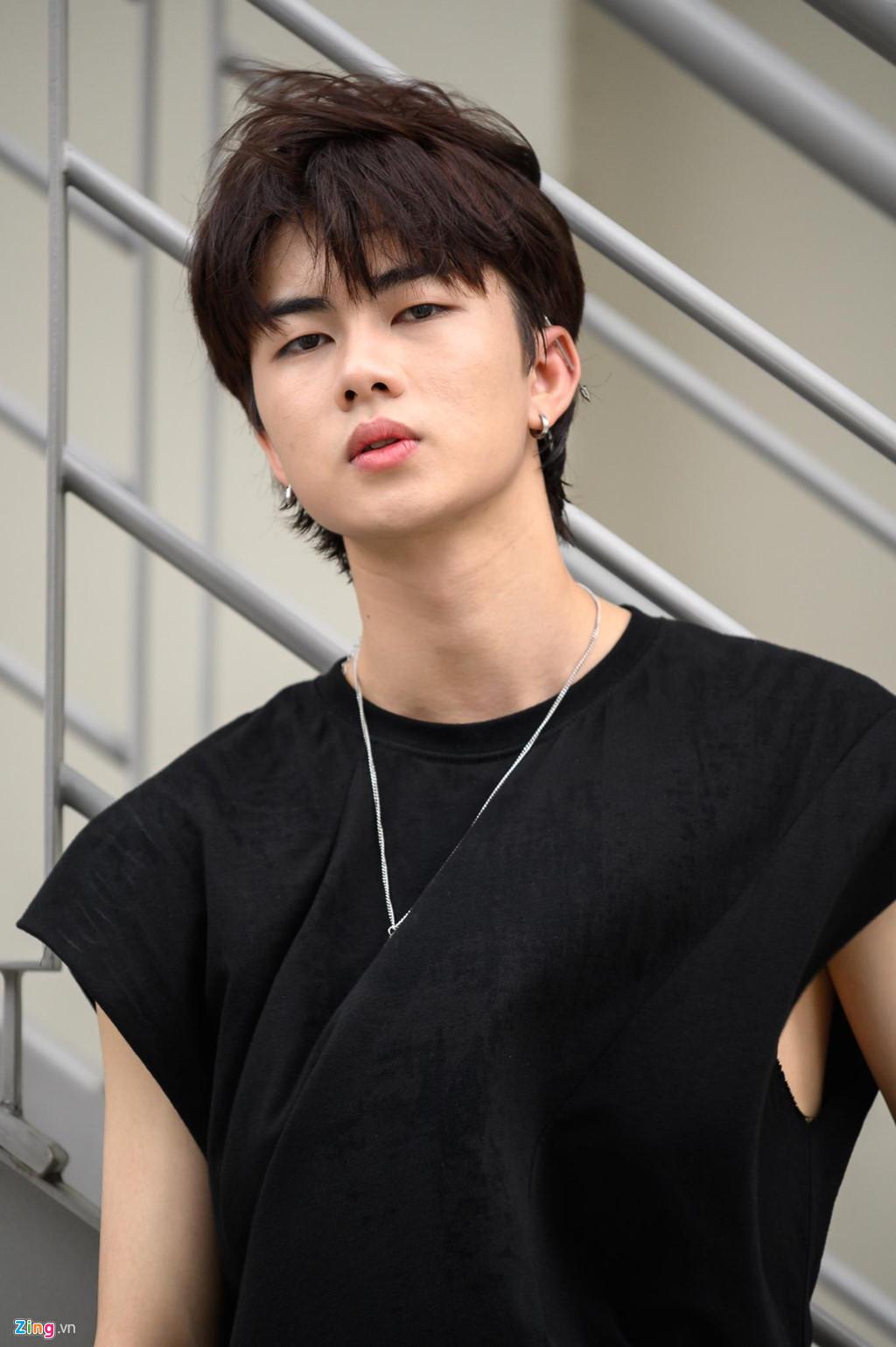 7 chàng trai Việt luyện tập 16 giờ mỗi ngày tại Hàn Quốc để làm ca sĩ-11