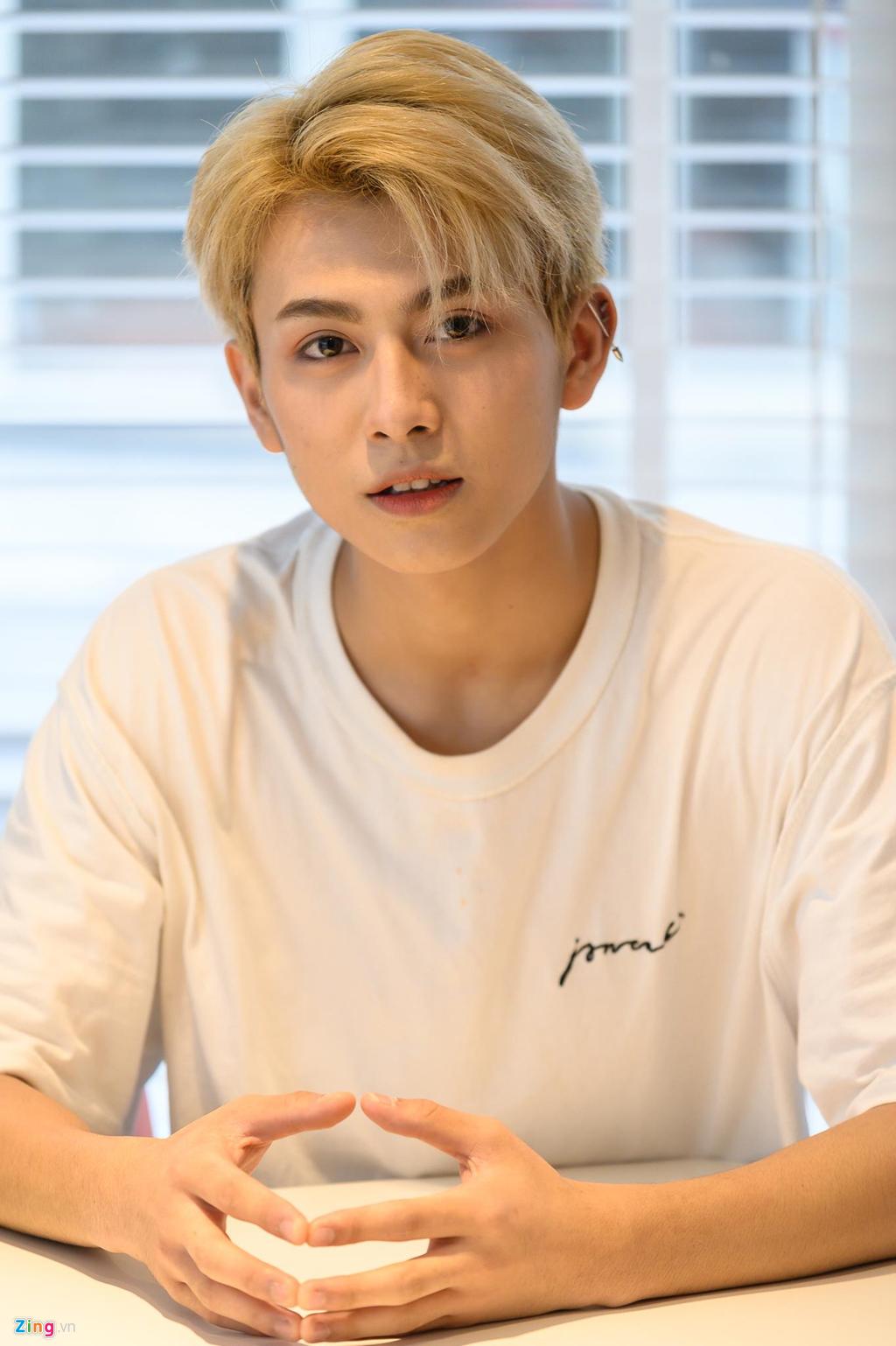 7 chàng trai Việt luyện tập 16 giờ mỗi ngày tại Hàn Quốc để làm ca sĩ-10