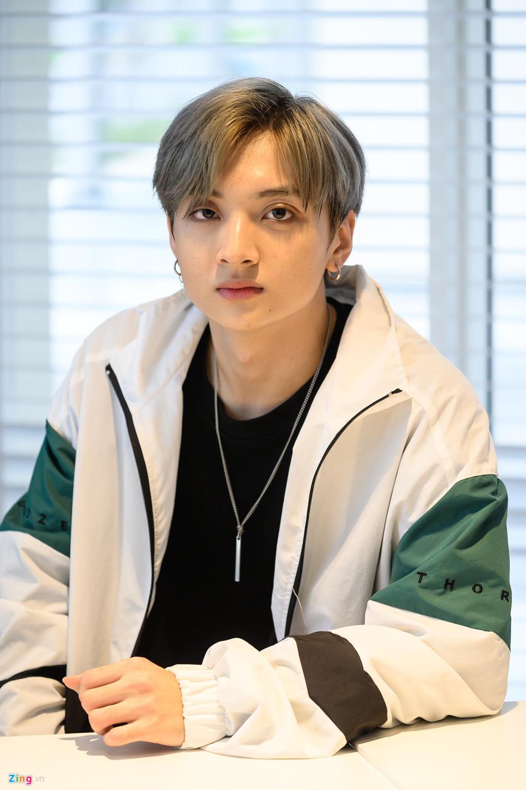 7 chàng trai Việt luyện tập 16 giờ mỗi ngày tại Hàn Quốc để làm ca sĩ-9