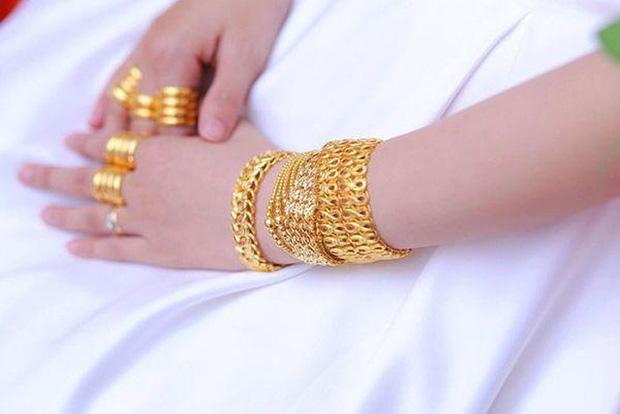 Những cô dâu số hưởng với vòng vàng trĩu cổ: Gánh nặng vậy ai cũng nguyện ý lấy chồng!-6