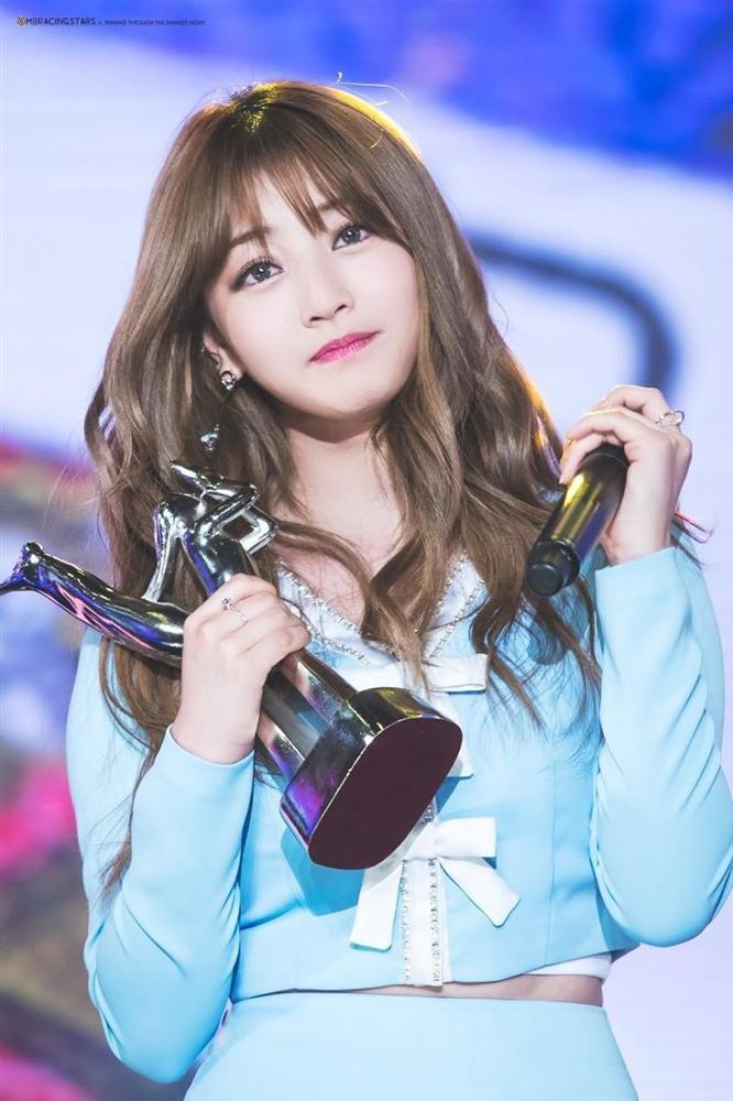 HOT: Kang Daniel và Jihyo (TWICE) bị Dispatch khui ảnh hẹn hò tại biệt thự siêu sang chảnh-8