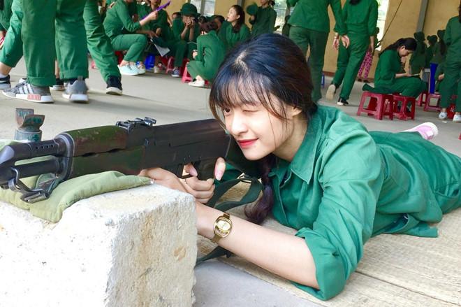 Đọ mặt mộc của Hoa hậu Lương Thùy Linh và Á hậu Tường San, Kiều Loan-5