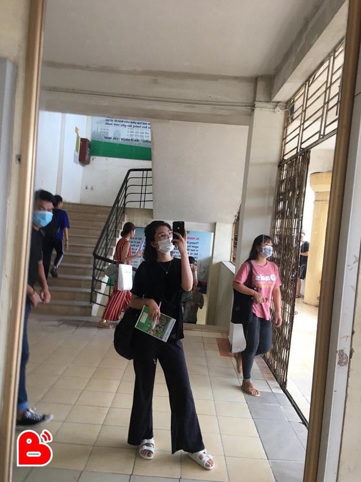 Thanh niên 24 tuổi lên mạng than vãn sáng nào cũng đưa cả mẹ cả con đi học, tuổi thật cô vợ được hé lộ khiến ai nấy giật mình-1