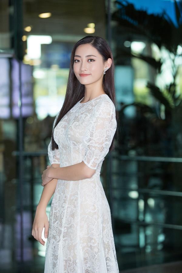 Tân Hoa hậu Thế giới Việt Nam 2019 Lương Thùy Linh gây náo loạn sân bay ngay khi vừa đáp chuyến-4