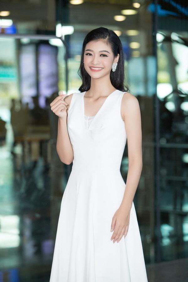 Tân Hoa hậu Thế giới Việt Nam 2019 Lương Thùy Linh gây náo loạn sân bay ngay khi vừa đáp chuyến-5