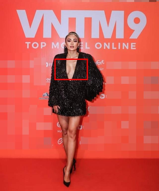 Thả dáng tuyệt đẹp trên thảm đỏ, Mâu Thủy có biết điều gì đã xảy ra khi ngực bỗng nhiên bên còn bên mất?-4