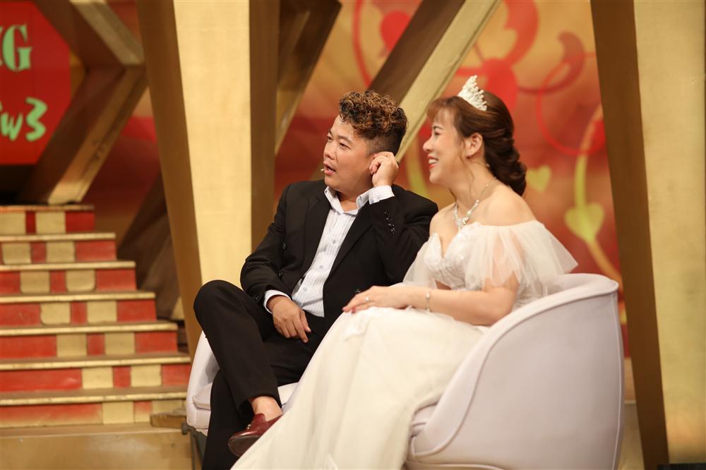 Diễn viên Hoàng Mèo bị vợ cạch mặt vì miếng thịt heo dù hôn say đắm 12 lần-1