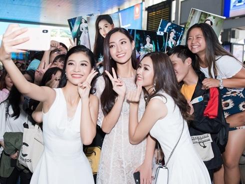 Tân Hoa hậu Thế giới Việt Nam 2019 Lương Thùy Linh gây náo loạn sân bay ngay khi vừa đáp chuyến