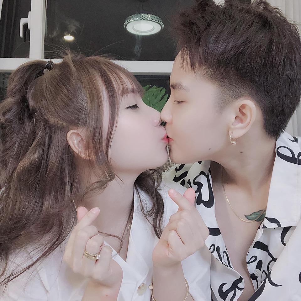 Kỷ niệm 1 năm ngày cưới, tomboy đình đám cộng đồng LGBT tung clip sặc mùi ngôn tình với bạn đời đồng giới-1