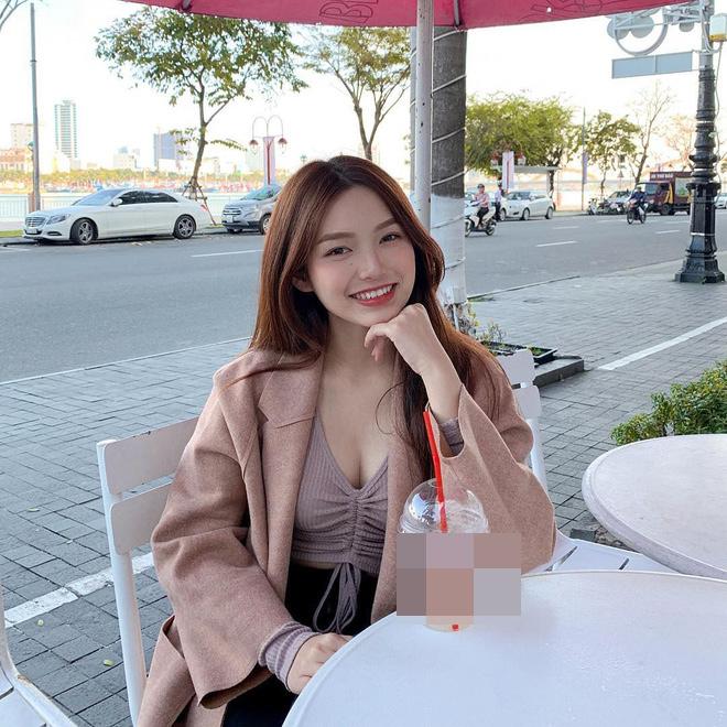 Chân dung gái xinh Sài Gòn được báo nước ngoài săn đón nhờ loạt ảnh mặc bikini siêu nóng bỏng bên hồ bơi-3