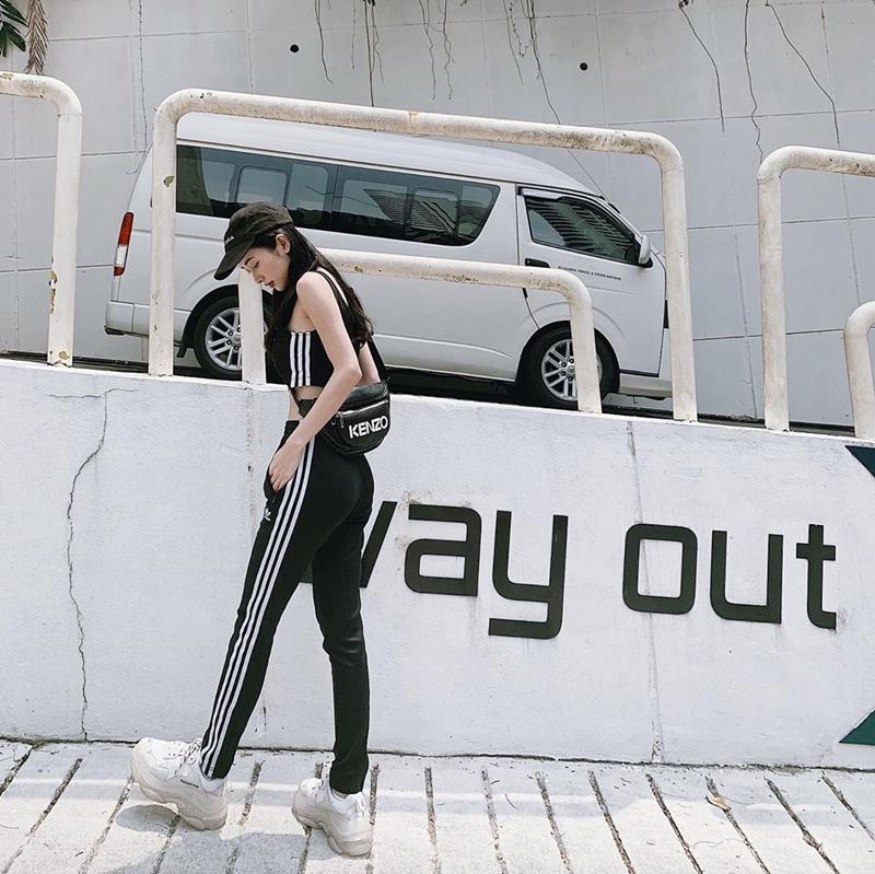 BB Trần mang 20 bộ quần áo sống ảo cho 1 chuyến du lịch - Kaity Nguyễn biến hóa thành quý cô sexy lady-11