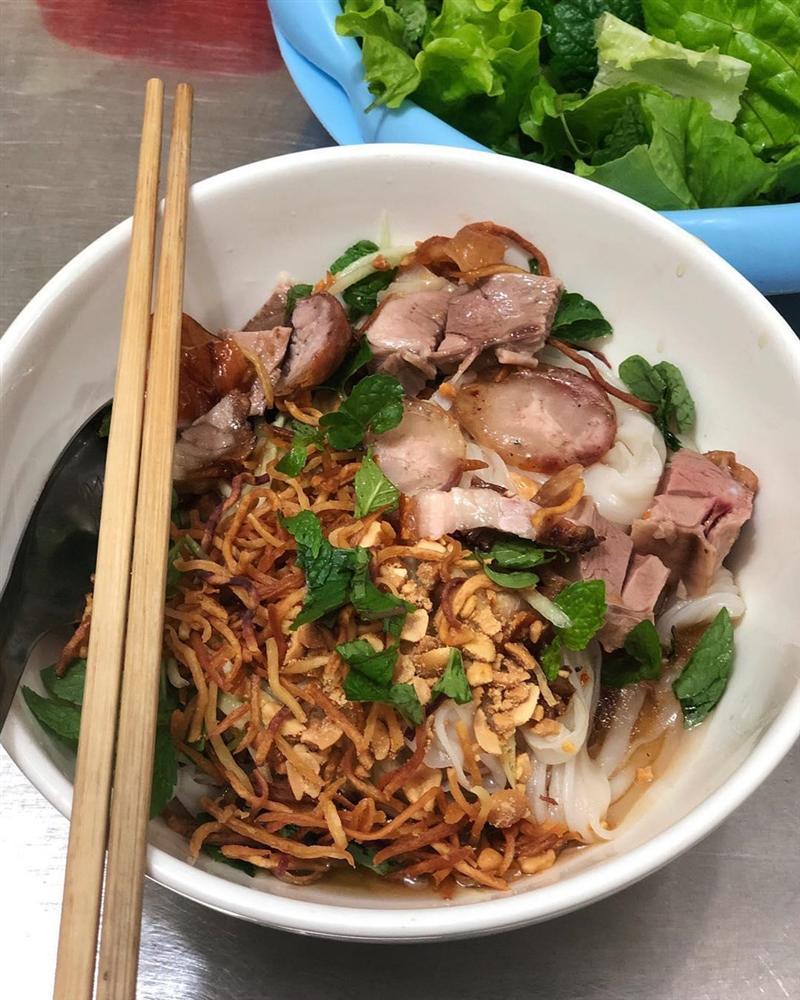 Ghé quê hương Hoa hậu Thùy Linh, thưởng thức coóng phù, nằm khâu-7