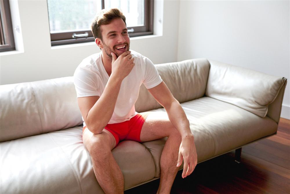 Thấy quần lót của chồng có dấu hiệu này, tức tốc gom hết lại và vứt ngay thùng rác-2