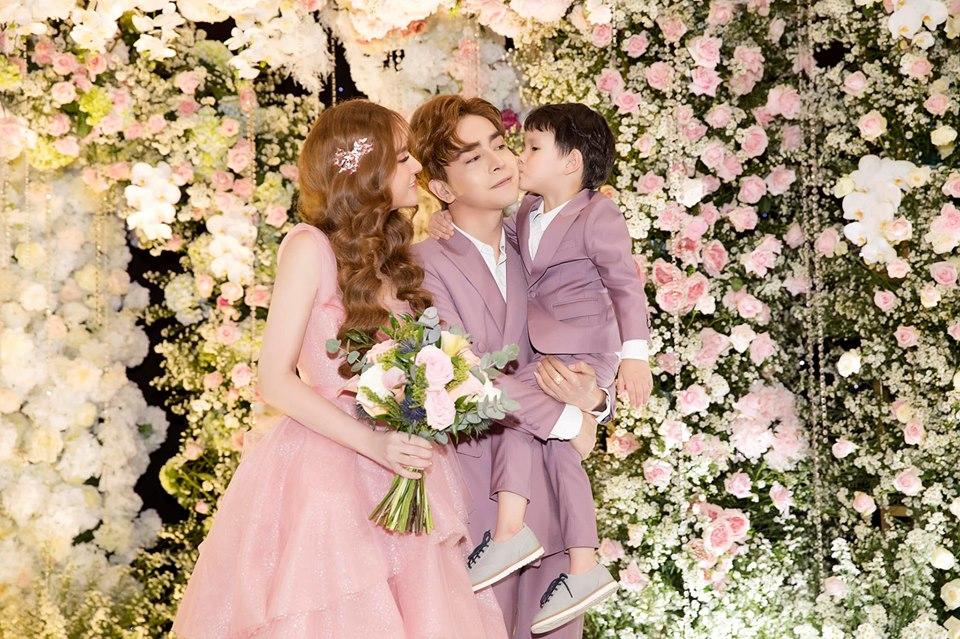 Chồng trẻ Thu Thủy bị tố đối xử không tốt, lén cấu con riêng của vợ ngay trên sóng livestream-7