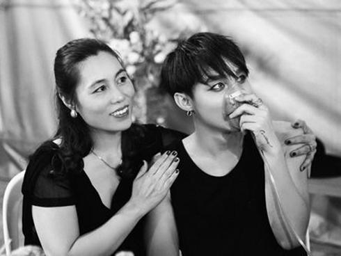 Nghệ sĩ Hoài Linh, Sơn Tùng và nhiều sao Việt kiệt sức vì chạy show-11