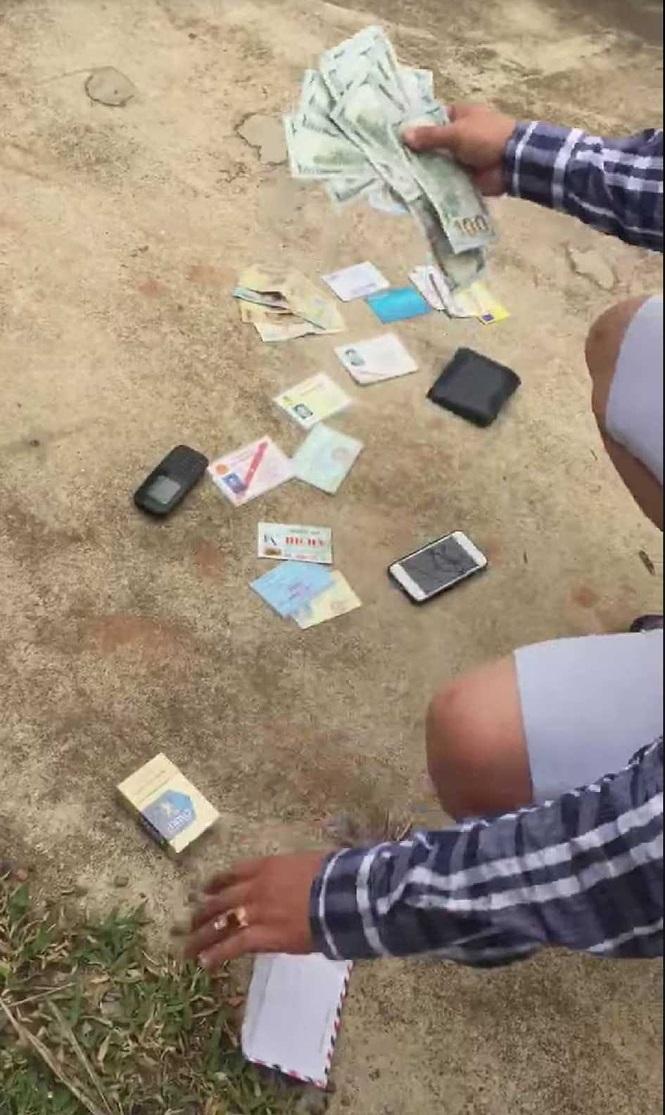 Giây phút bắt tại trận phó Viện trưởng VKSND nhận hối lộ 2.500 USD-8