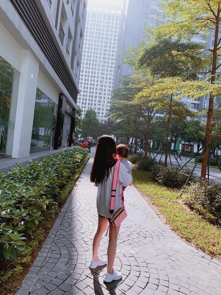 Chuyển nơi ở mới sau khi Việt Anh tuyên bố bán nhà, Hương Trần ngậm ngùi: Mẹ con Đậu đi nhé-3