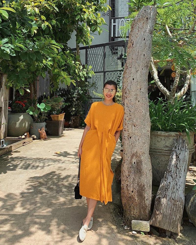BB Trần mang 20 bộ quần áo sống ảo cho 1 chuyến du lịch - Kaity Nguyễn biến hóa thành quý cô sexy lady-3