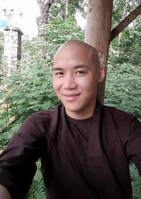 Bé trai 11 tuổi bị 1 người tu hành đánh dã man-5