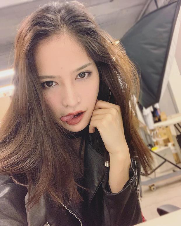 Đi mua xế hộp gặp ngay cô bán hàng xinh như diễn viên điện ảnh, chàng trai đăng đàn nhờ dân mạng truy gấp info-5
