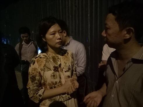 Clip: Đau đớn nhìn khoảnh khắc bé 6 tuổi bị trường quốc tế bỏ quên trong xe được bế ra ngoài trong tình trạng cứng đơ-5