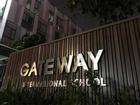 Bé trai tử vong vì bị bỏ quên trên xe: Trường Gateway nói dối?